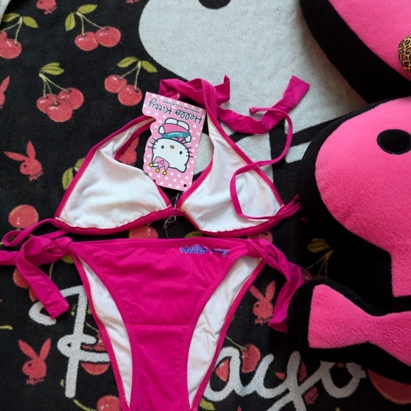 hello kitty bikini top and bottom size is s - Picture 4 of 5